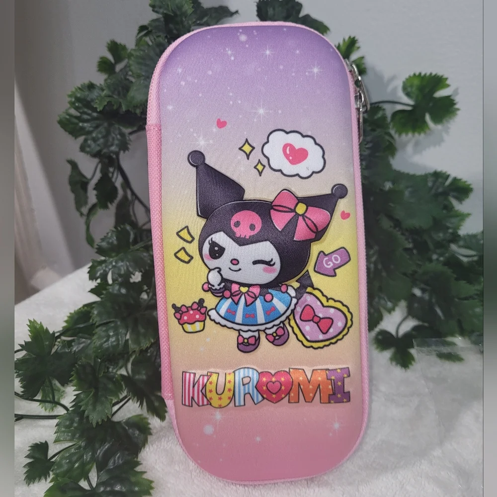 Pink case, with the design of the character Kuromi. 3D